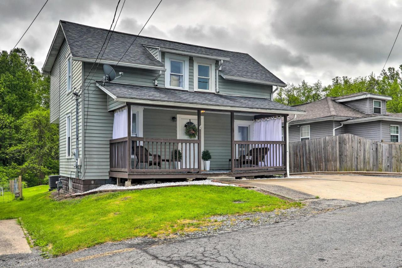 Morgantown Home With Deck About 2 Mi To Wv University! ภายนอก รูปภาพ